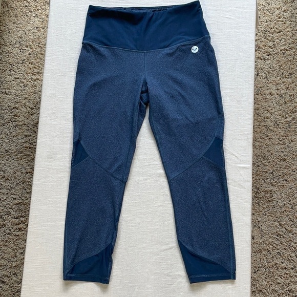 Roxy Pants - ROXY brand heathered navy cropped yoga/athletic leggings with mesh cutou…